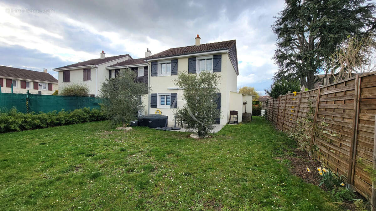 Maison à CHELLES