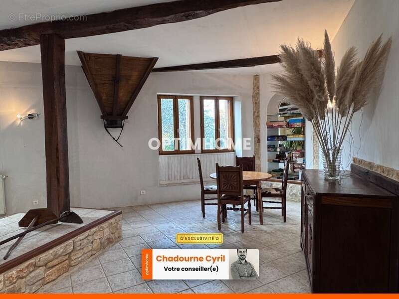 Maison à JAVERLHAC-ET-LA-CHAPELLE-SAINT-ROBERT