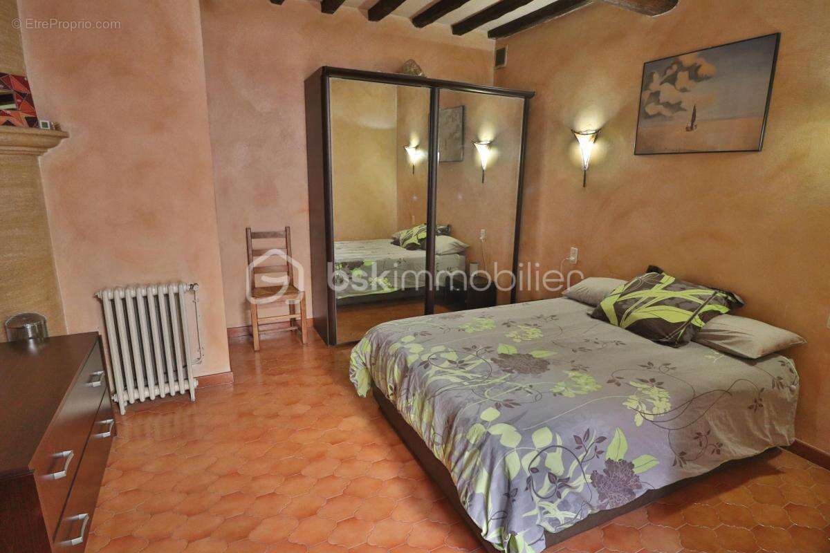 Maison de village R+3 de 169m², 4 chambres, garage, terrasse extérieure - photo 9