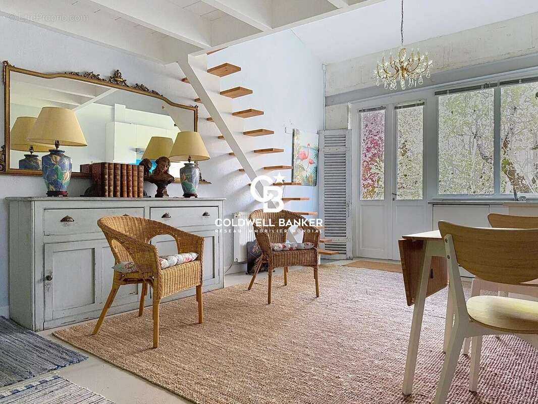 Maison à MORTAGNE-SUR-GIRONDE