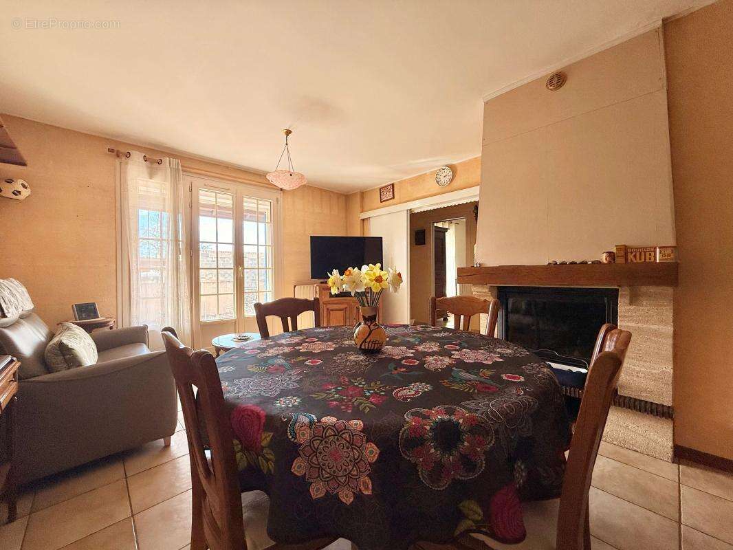 Maison à VAROIS-ET-CHAIGNOT