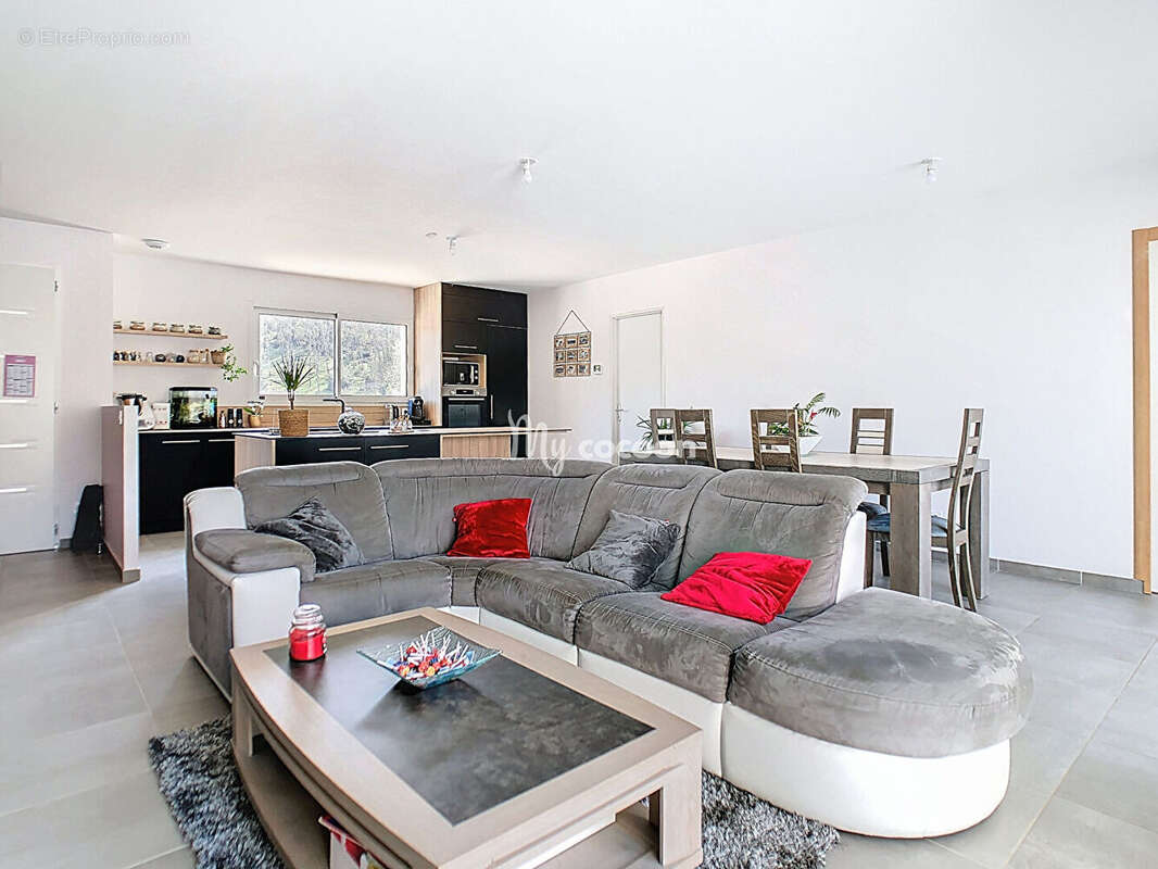 Maison - T6 - 123 m² - photo 10
