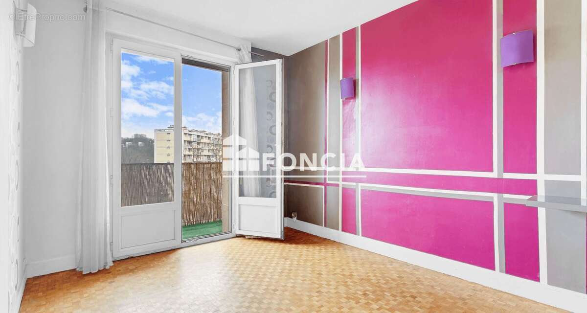 Appartement à SAVIGNY-SUR-ORGE