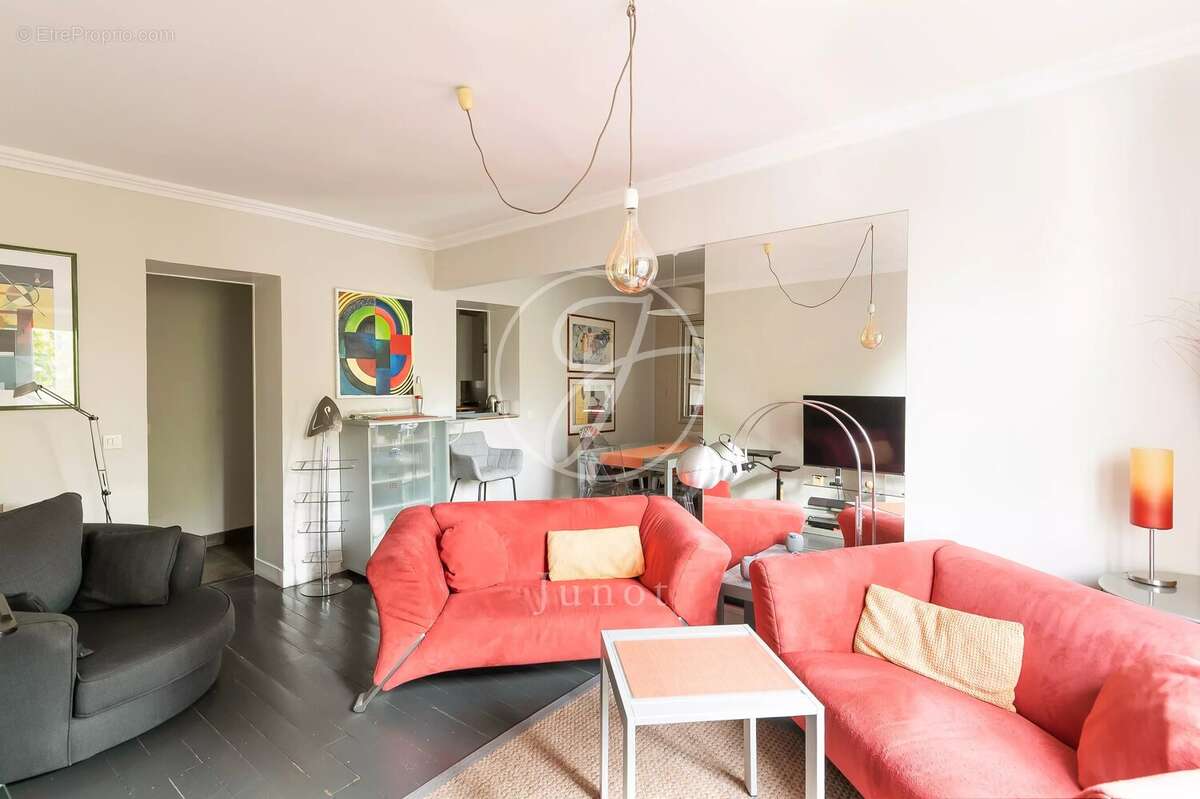 Appartement à PARIS-18E