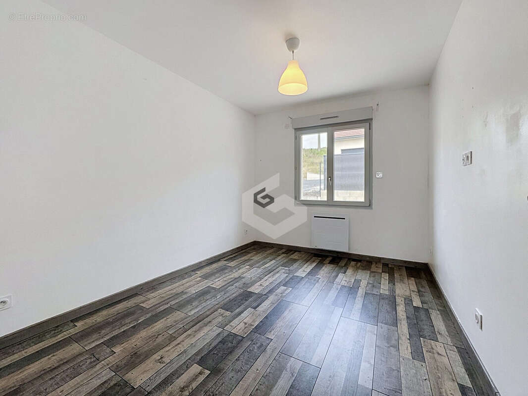 Maison 106 m² à Crouy  - photo 8
