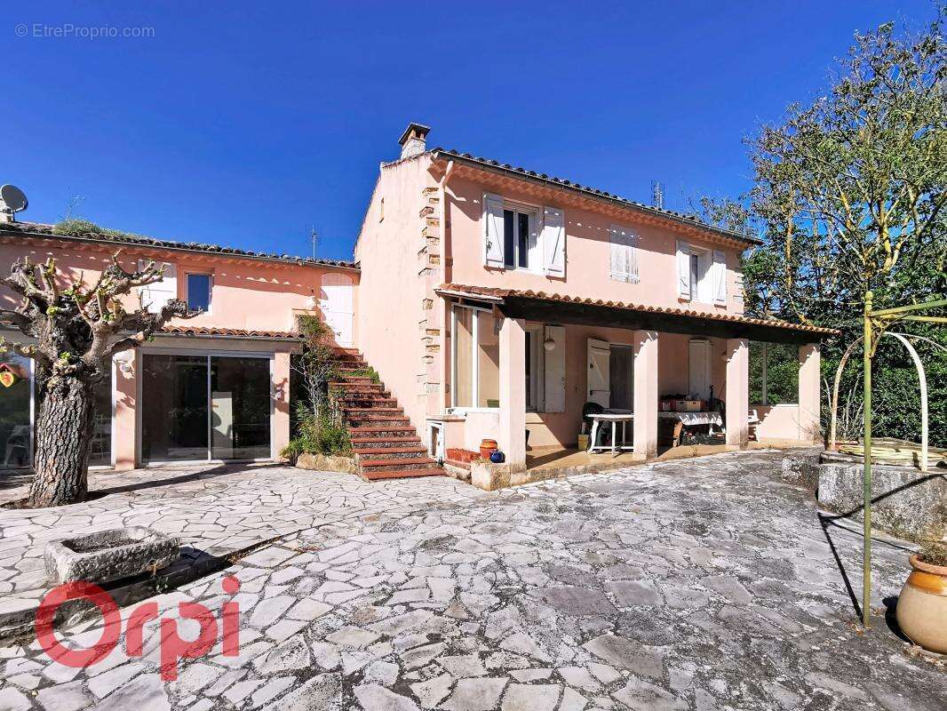 Maison à LE CASTELLET