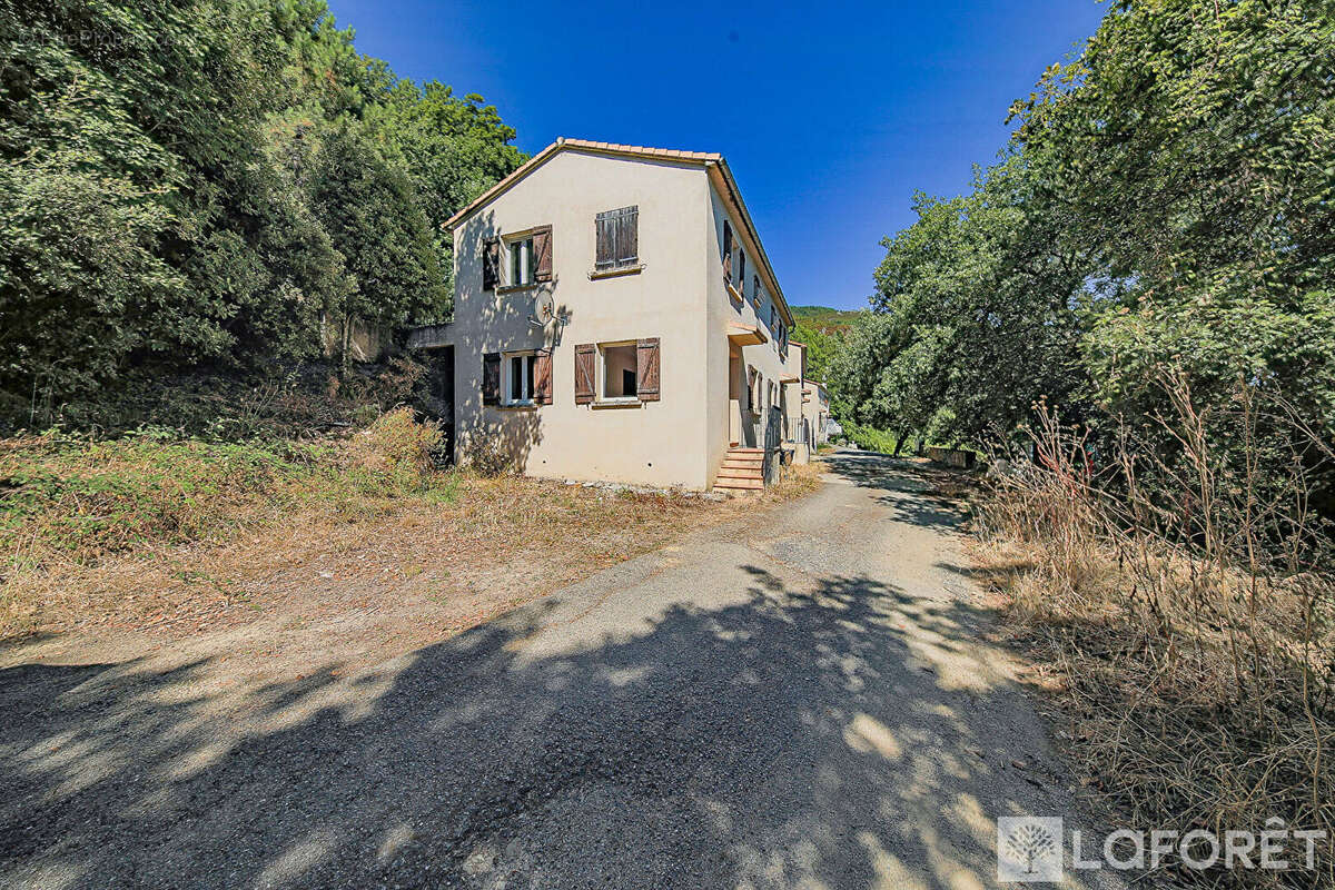 Appartement à CORTE