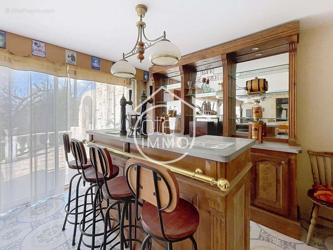 Maison à MONTPEYROUX