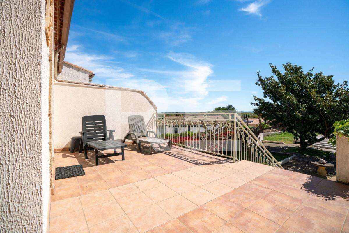 Appartement t4 avec terrasse , petit jardin et parking - photo 3