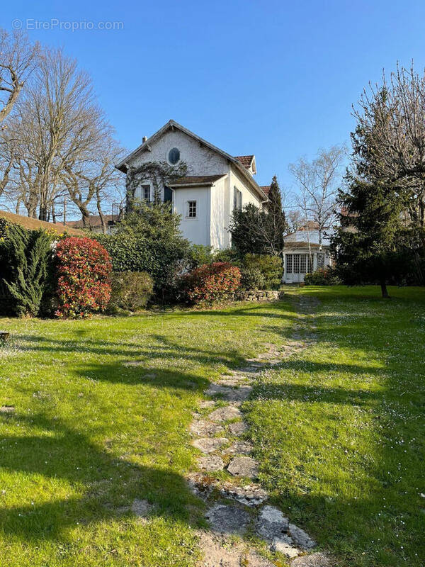 Maison à BEAUCHAMP