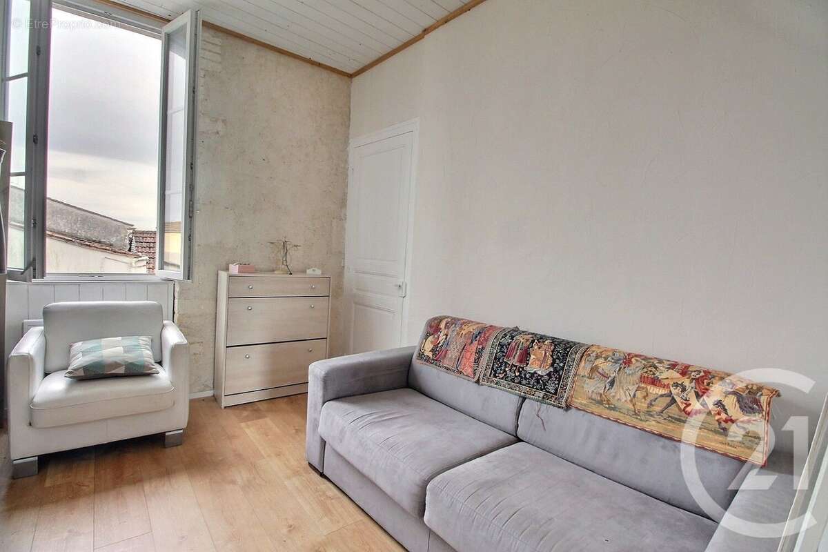 Maison à MORTAGNE-SUR-GIRONDE