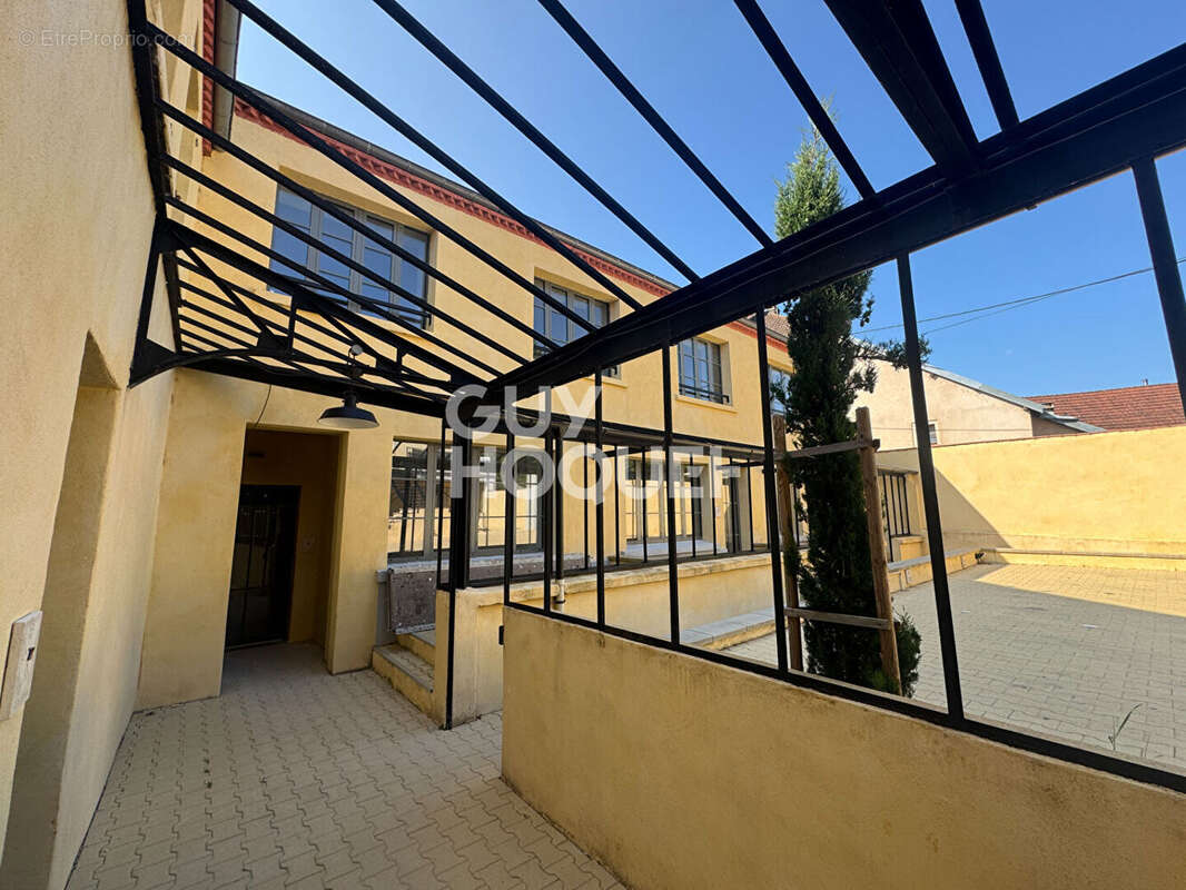 Appartement à BYANS-SUR-DOUBS