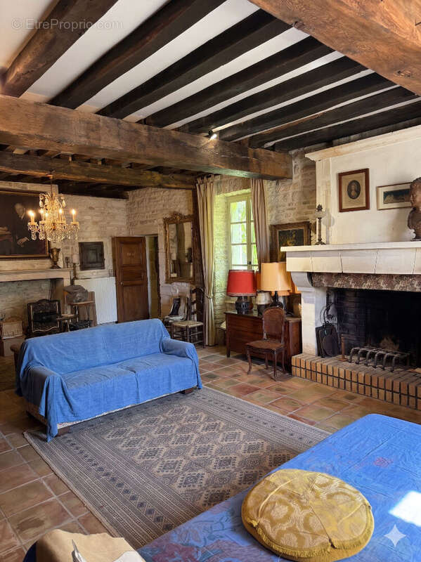 Maison à YROUERRE