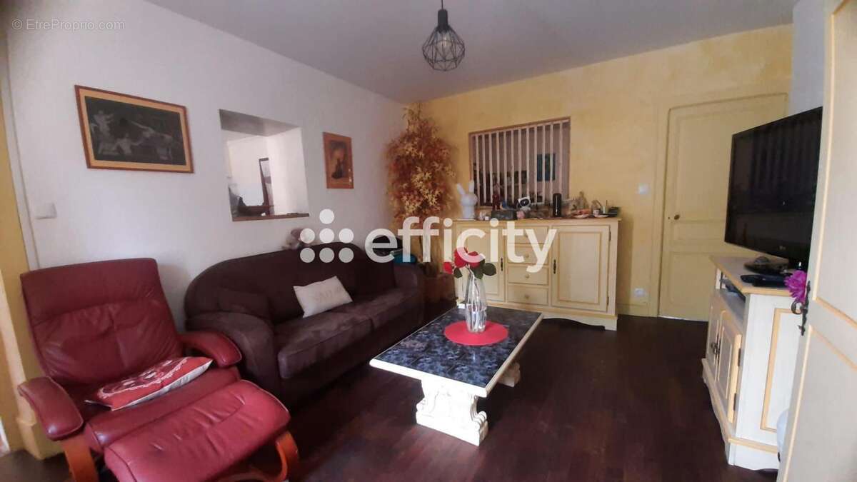 Maison à CHAILLAC-SUR-VIENNE