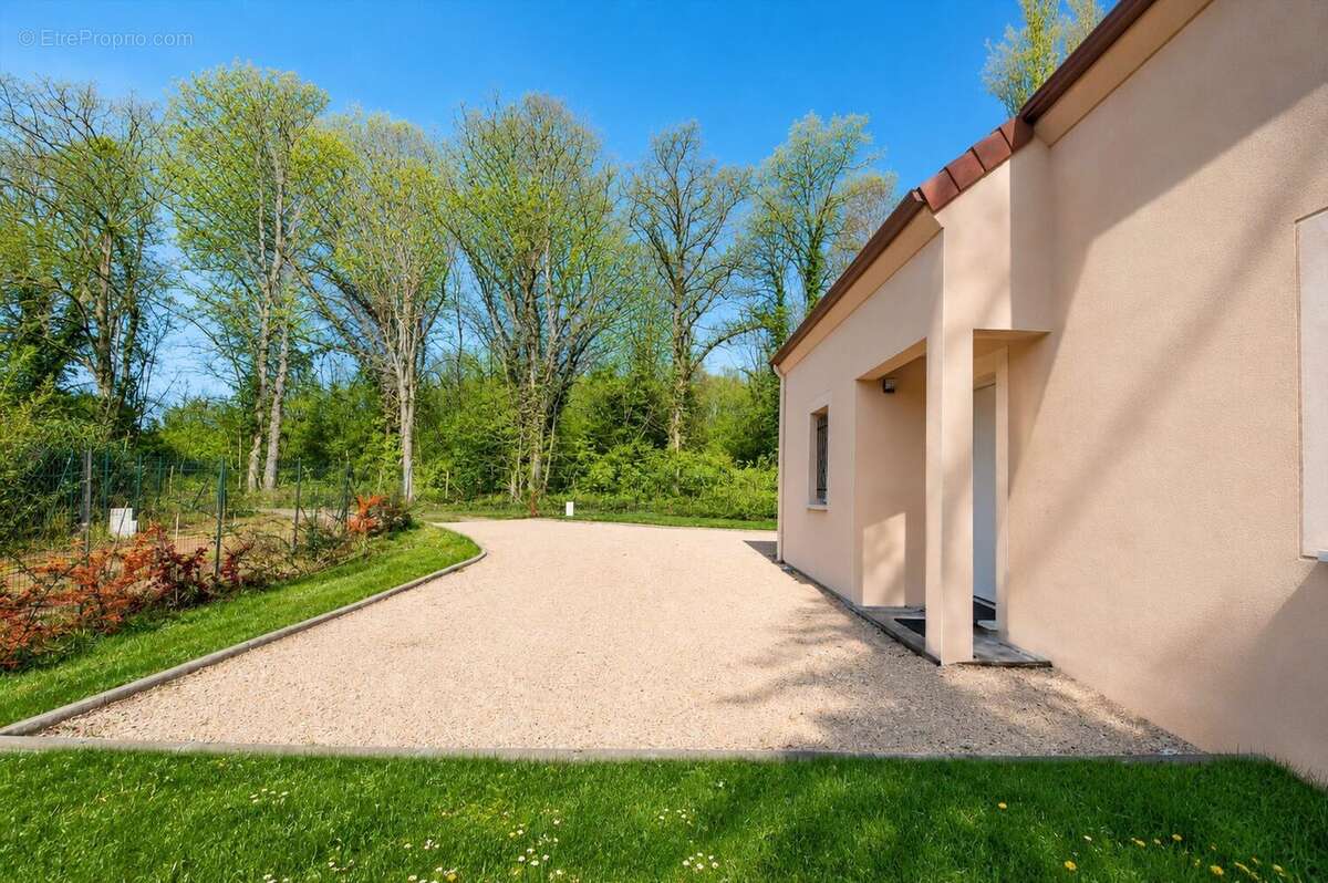 Maison à ELANCOURT