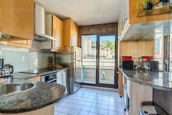 Appartement à SURESNES