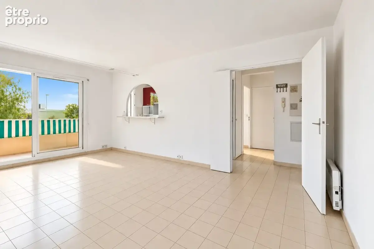 Appartement 2 pièces 47 m² à vendre à Saint-Laurent-Du-Var (06700) - photo 3