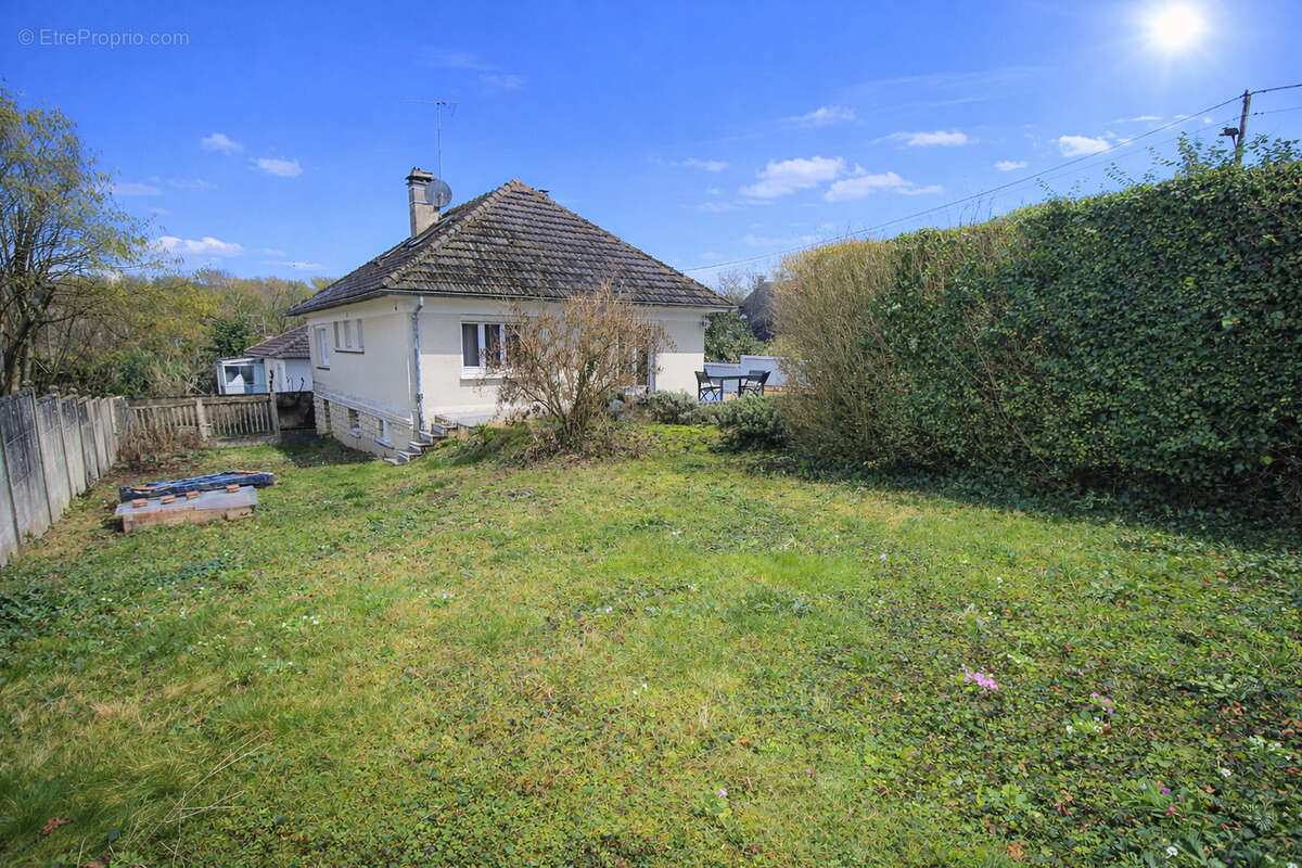 BRUNOY   Maison familiale au calme, avec jardin  et sous-sol total - photo 2