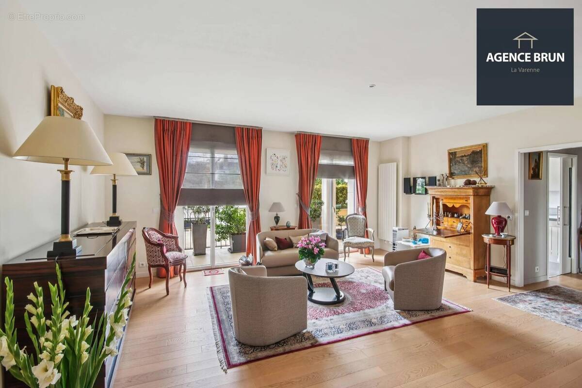 Appartement à SAINT-MAUR-DES-FOSSES