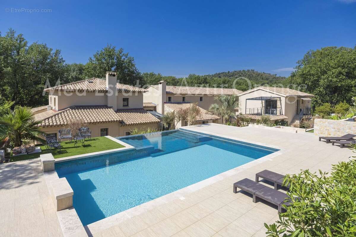 Appartement à GRIMAUD