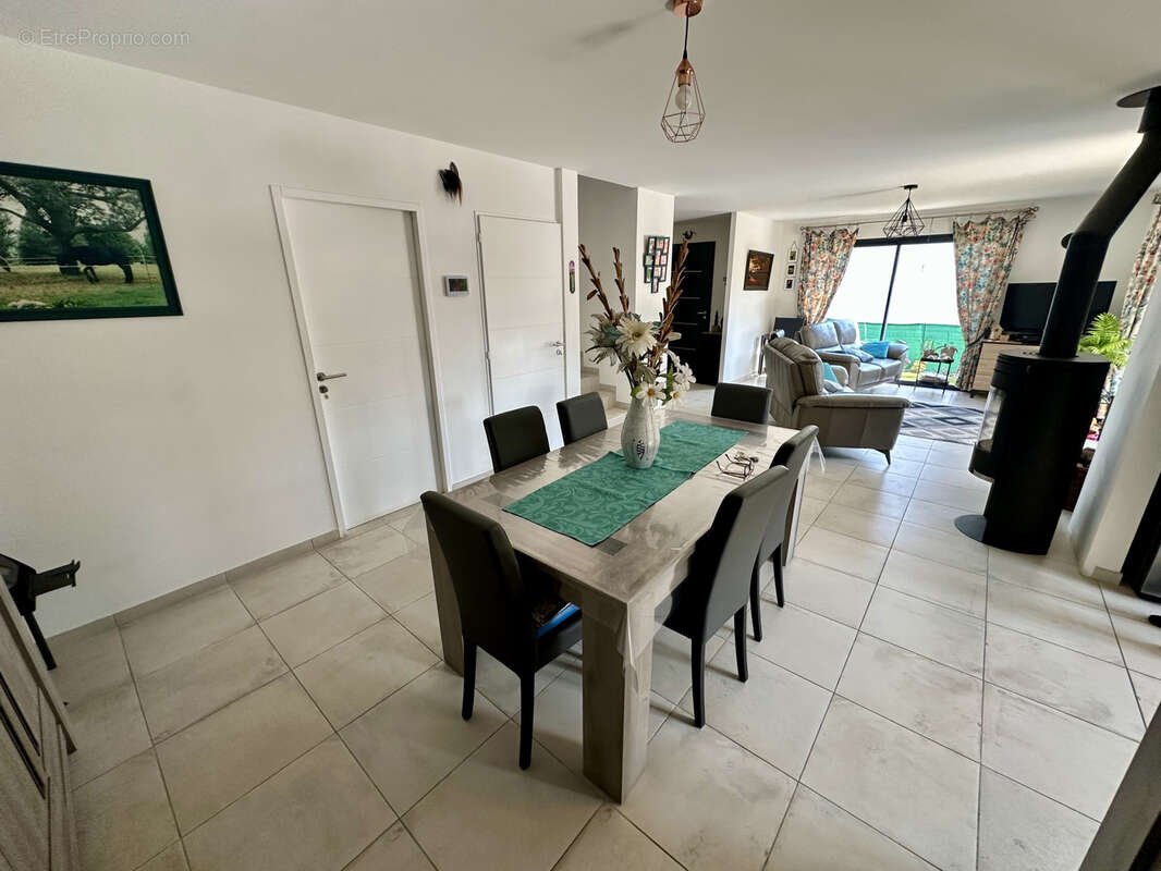 Maison à SAINT-CYPRIEN