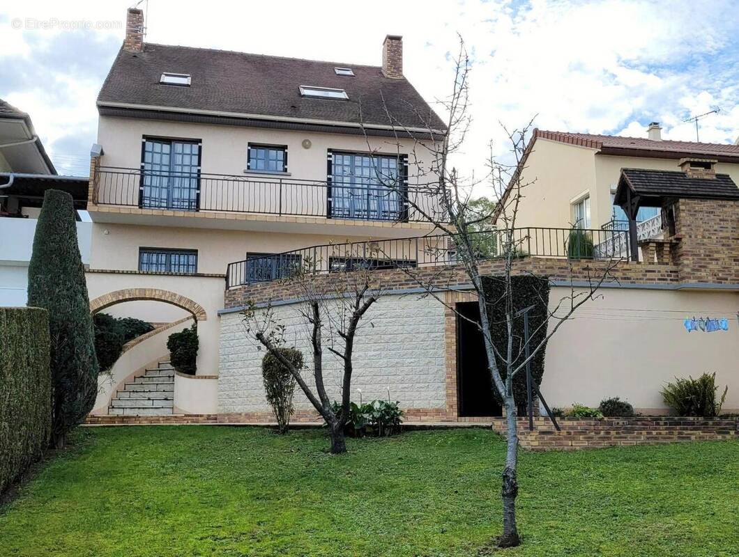 Maison à GOUSSAINVILLE