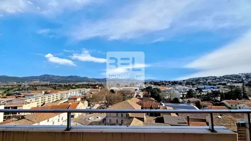 Appartement à BAGNOLS-SUR-CEZE