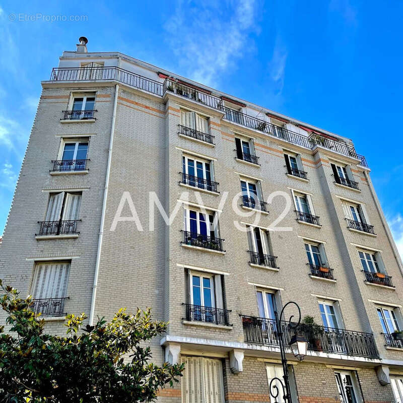 Appartement à LA GARENNE-COLOMBES