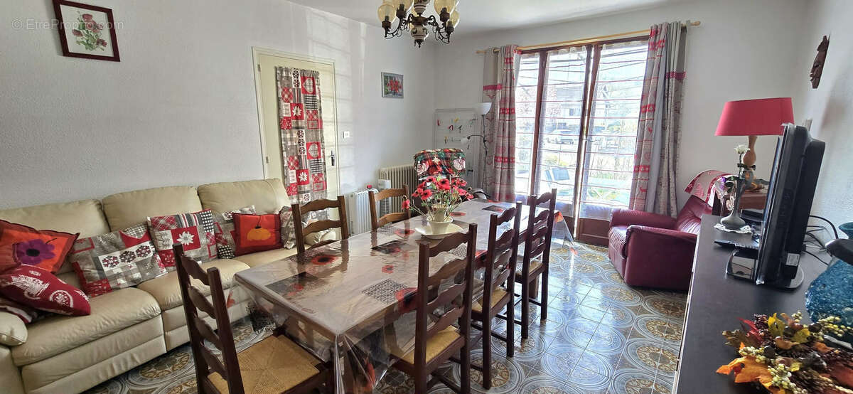 Appartement à CHAZEY-BONS