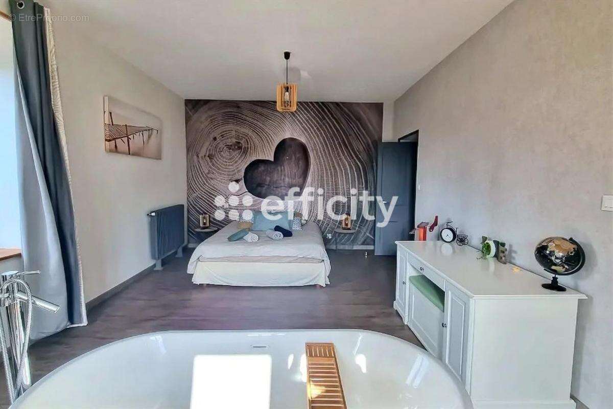 Appartement à CLUNY