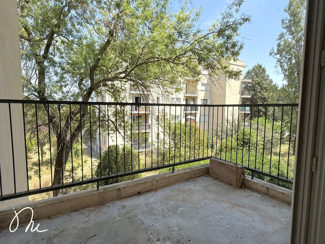 Appartement 2 pièces avec balcon, cave et stationnement libre - photo 8