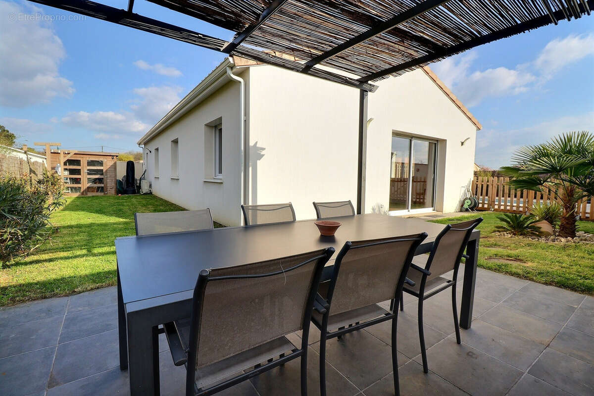 Maison à IZON