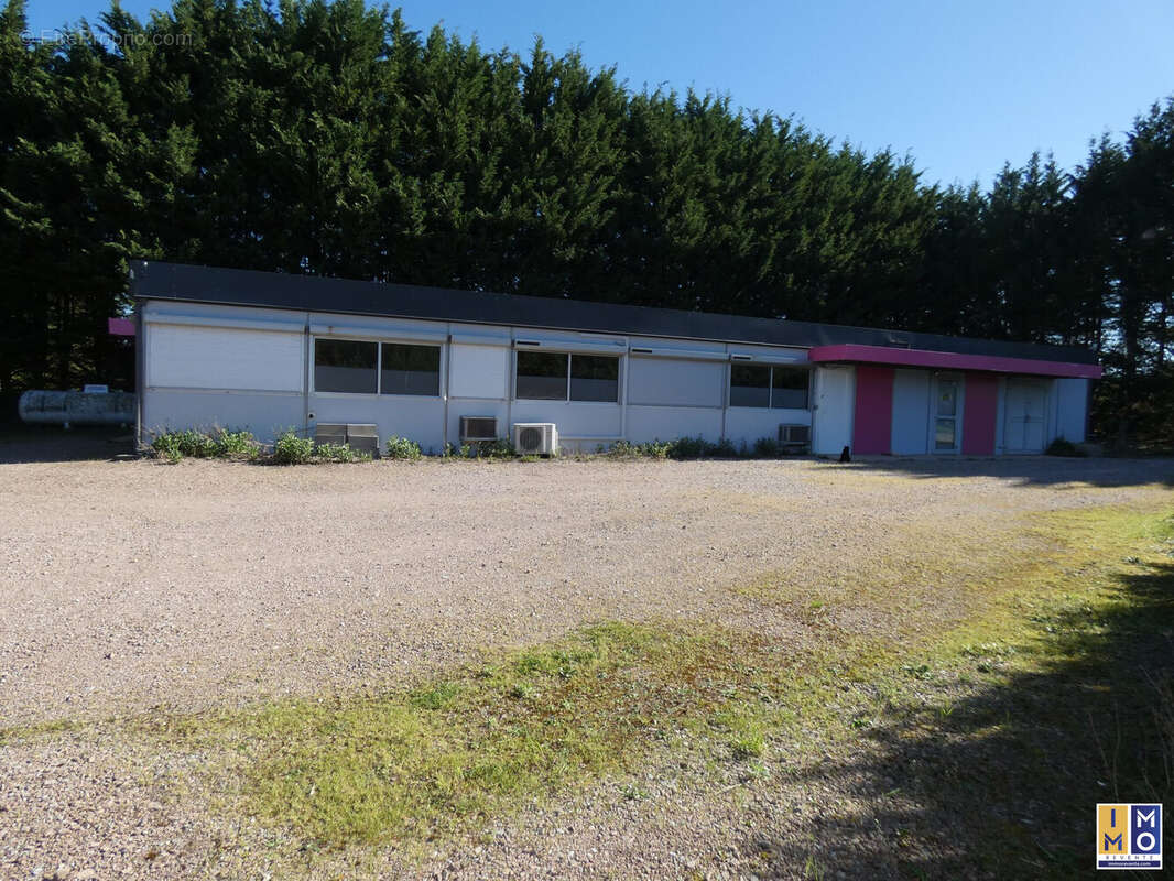 Commerce à VIGNOUX-SOUS-LES-AIX