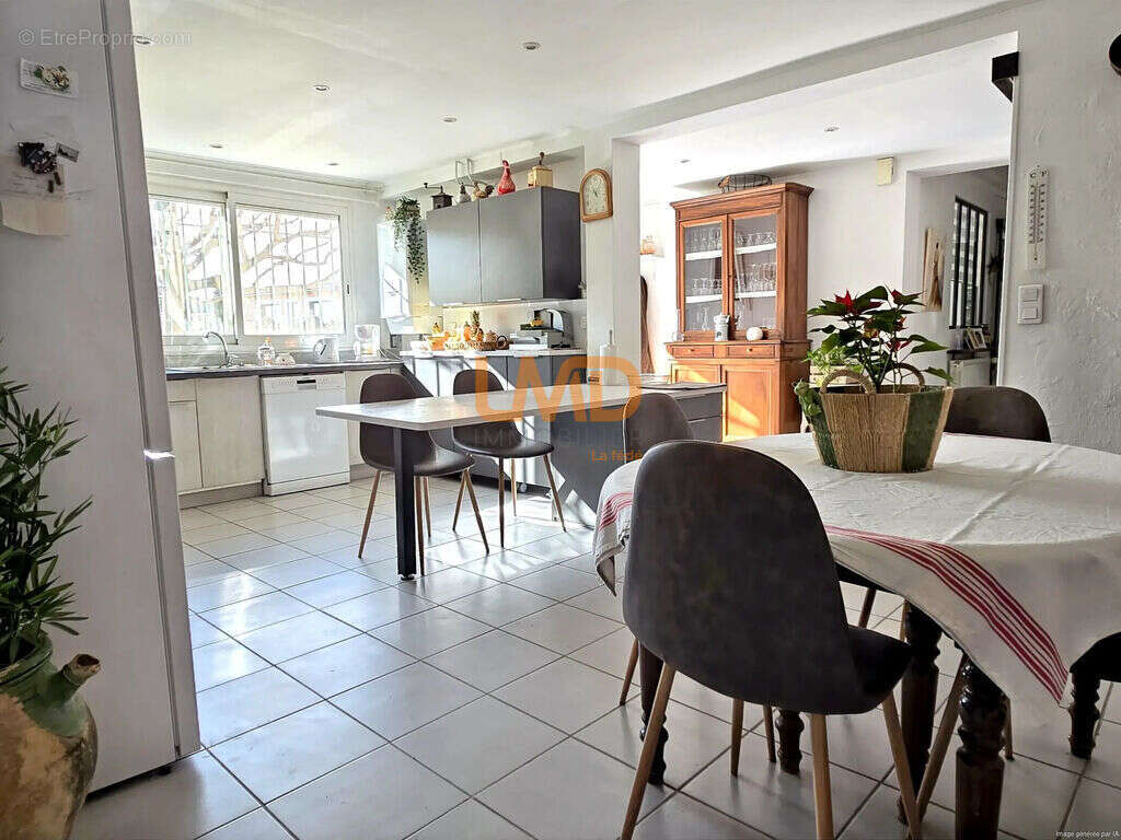 Maison à CHATEAUNEUF-DE-GADAGNE