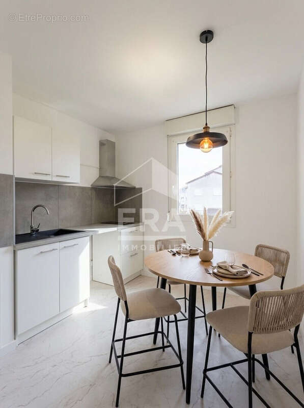 Appartement à SAINT-GENIS-LAVAL