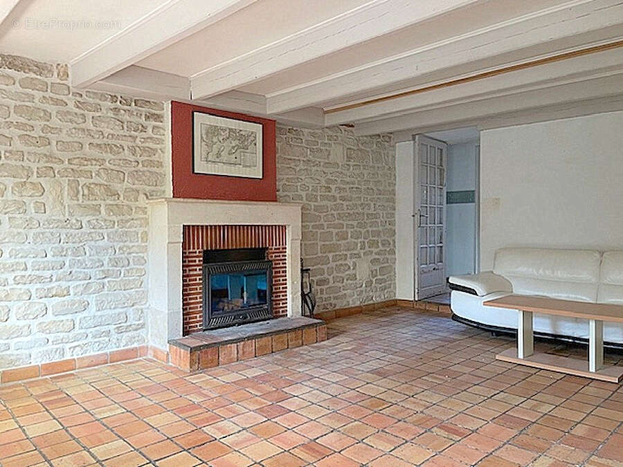 Maison à SAINT-JEAN-DE-LIVERSAY