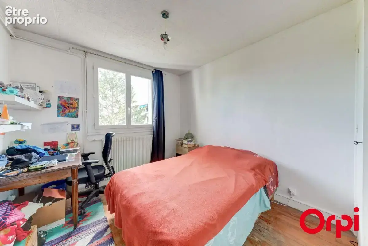 Appartement type T3/T4 vendu loué de plus de 63 m2 avec balcon à Bron Marne/Pagère - photo 12