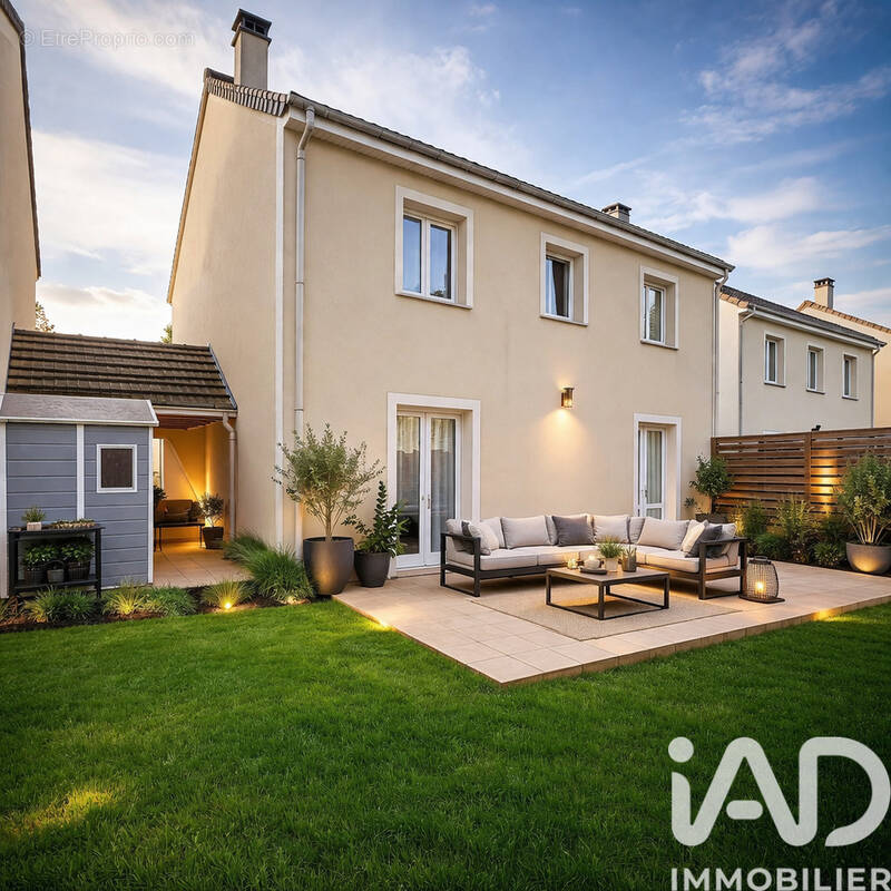 Photo 1 - Maison à BRIE-COMTE-ROBERT