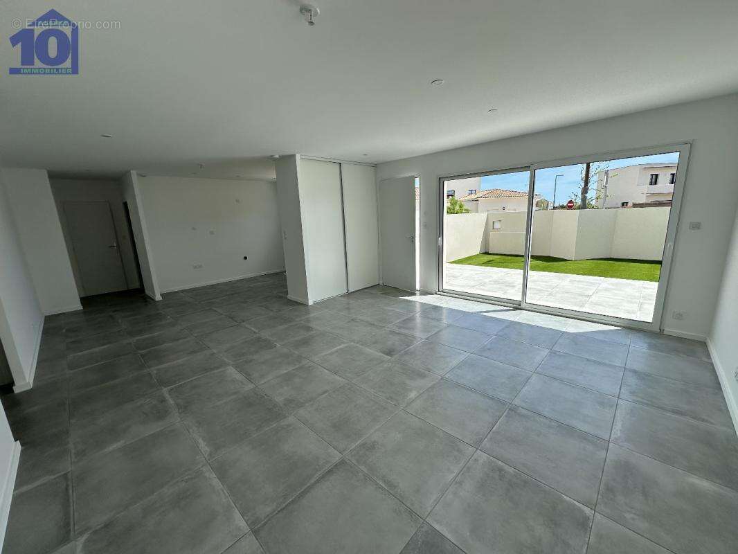 Maison à SAUVIAN