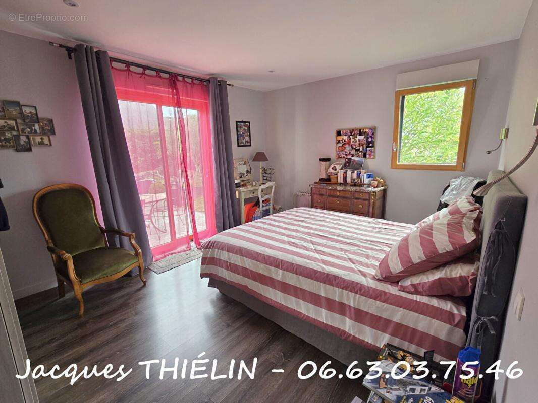Maison à LONGUE-JUMELLES