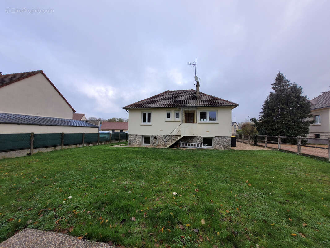 Maison à AUNEAU
