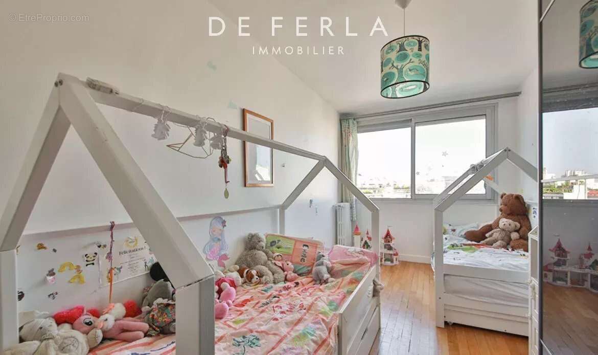 Appartement à PARIS-14E