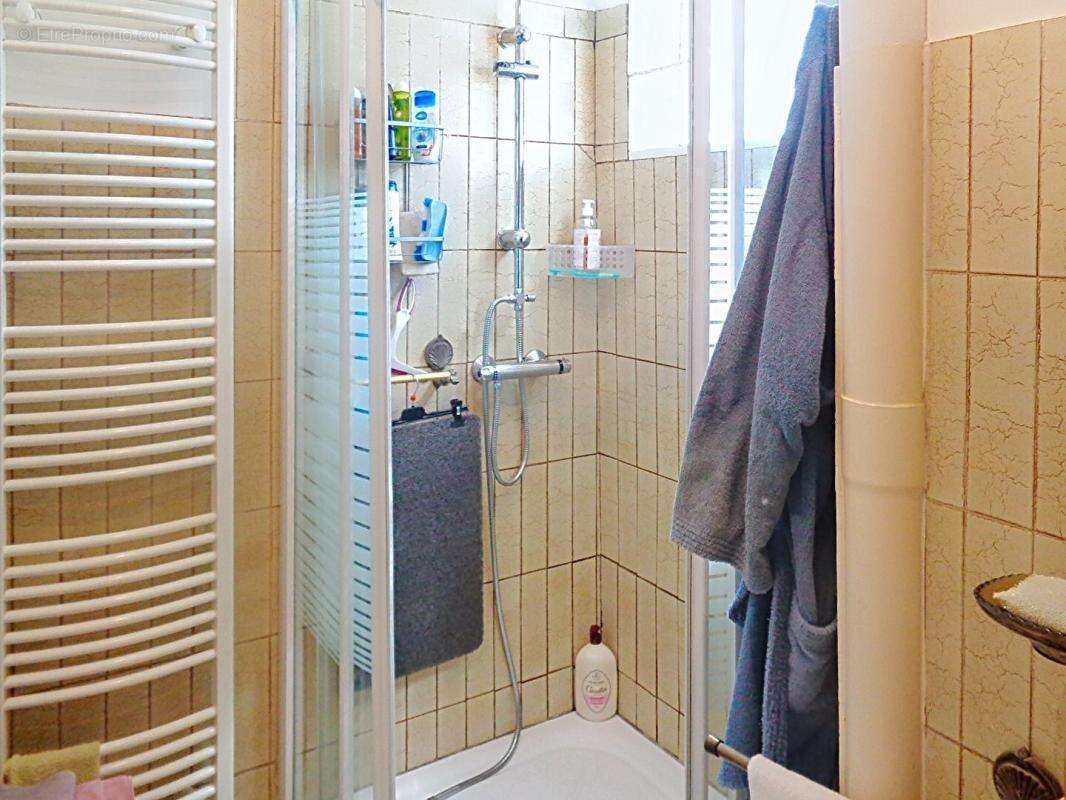 Saint Bonnet Laval(48), maison de 200 m2, 6 chambres avec 1866 m2 de terrain - photo 4