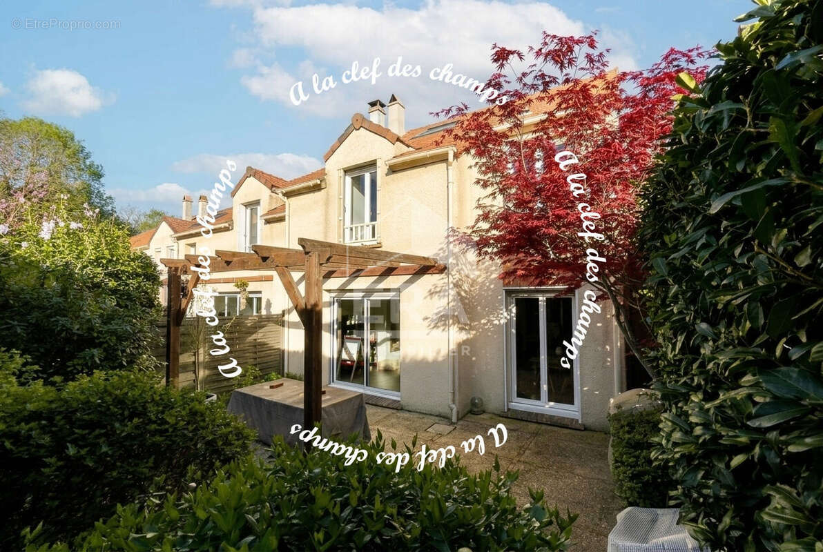 Maison à GIF-SUR-YVETTE