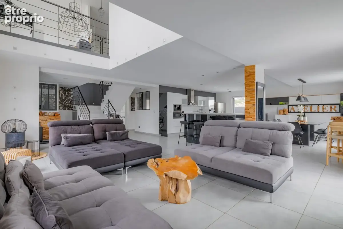 Maison 7 pièces 200 m² à vendre à Jons (69330) - photo 2
