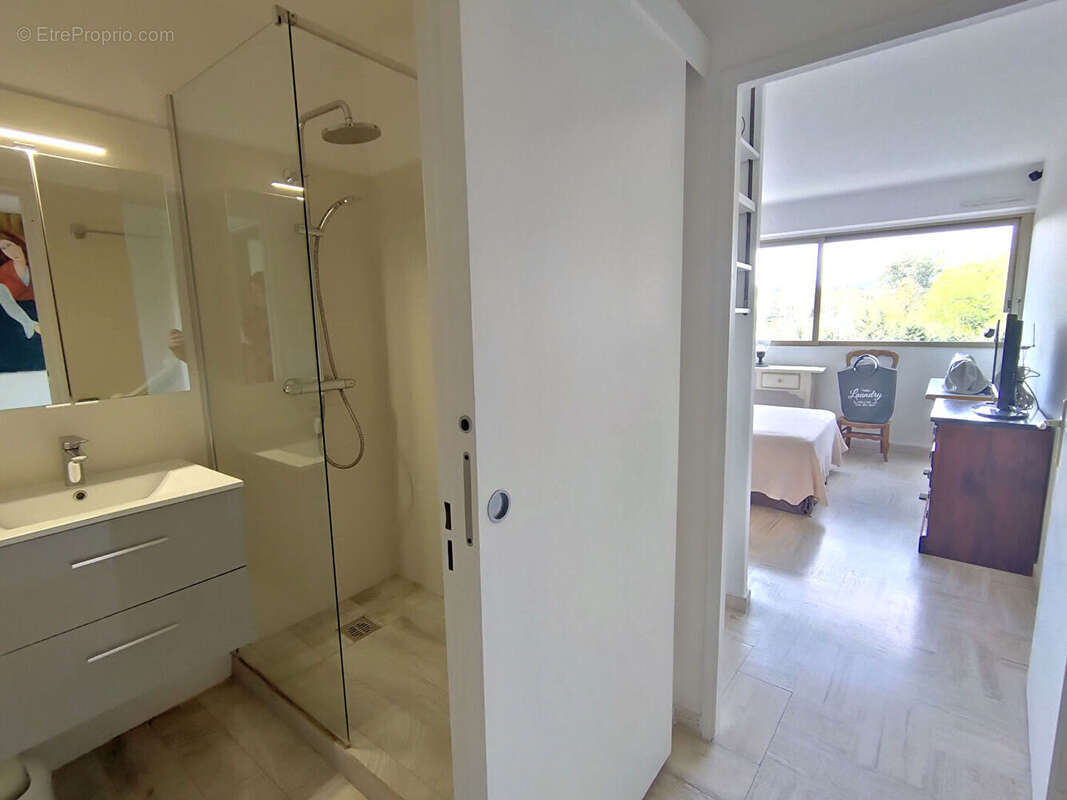 Appartement à MANDELIEU-LA-NAPOULE