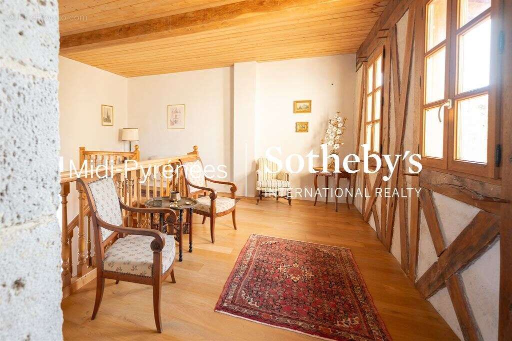 Maison à LARROQUE-ENGALIN