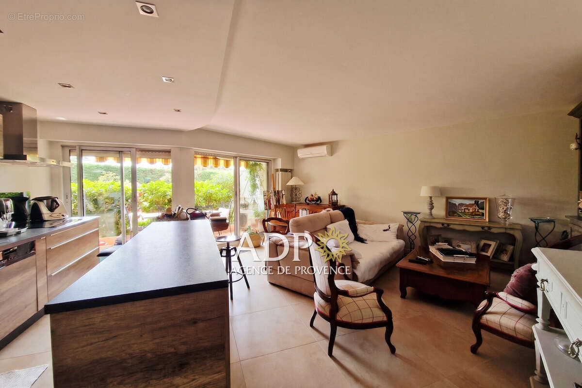 Appartement à MANDELIEU-LA-NAPOULE