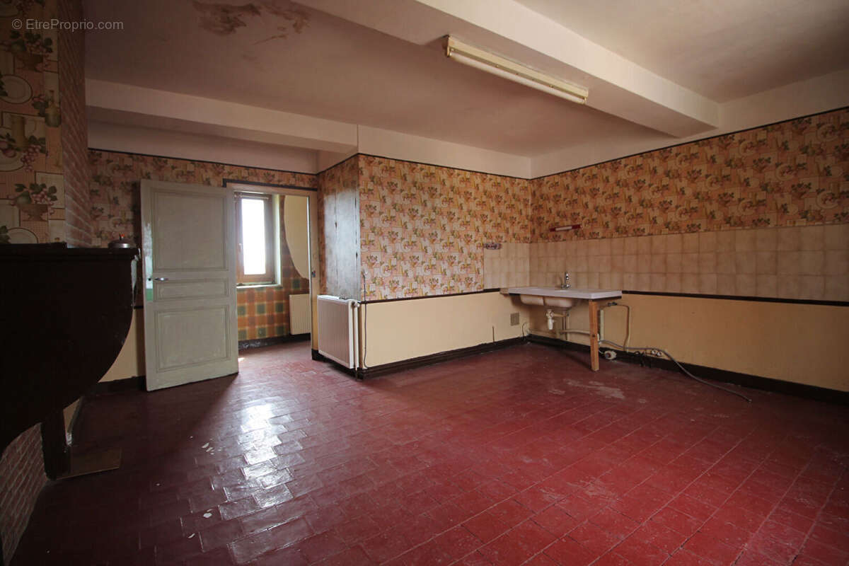 OINGT Maison en pierres de 166 m² + jardin attenant et vue - photo 2
