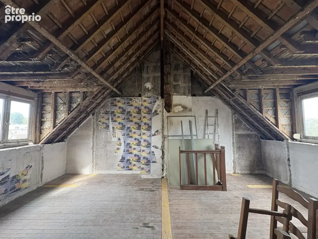 Maison à rénover - beau potentiel - photo 6